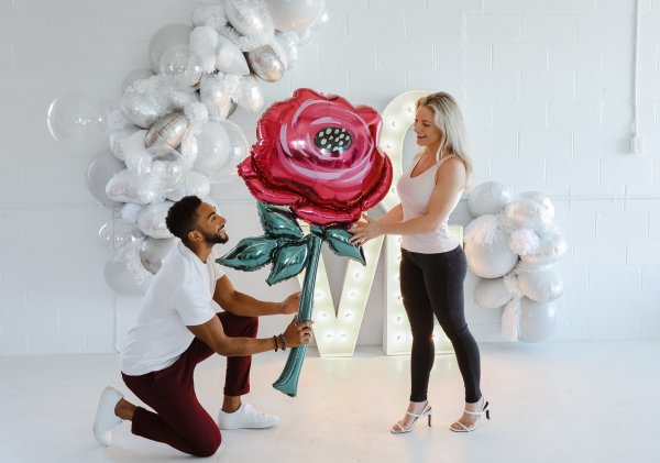 Fooliumist suur õhupall "Roos"