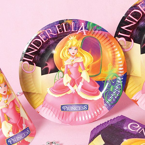 Väiksed papptaldrikud "Tuhkatriinu"